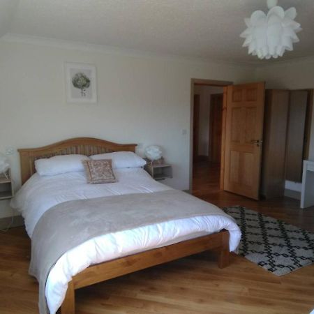 Burren Rock Farmhouse B&B Turlough  ภายนอก รูปภาพ