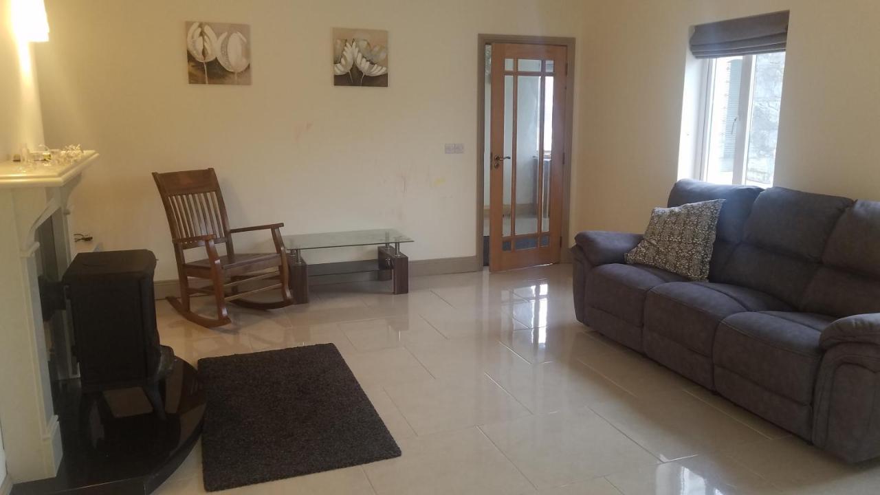 Burren Rock Farmhouse B&B Turlough  ภายนอก รูปภาพ
