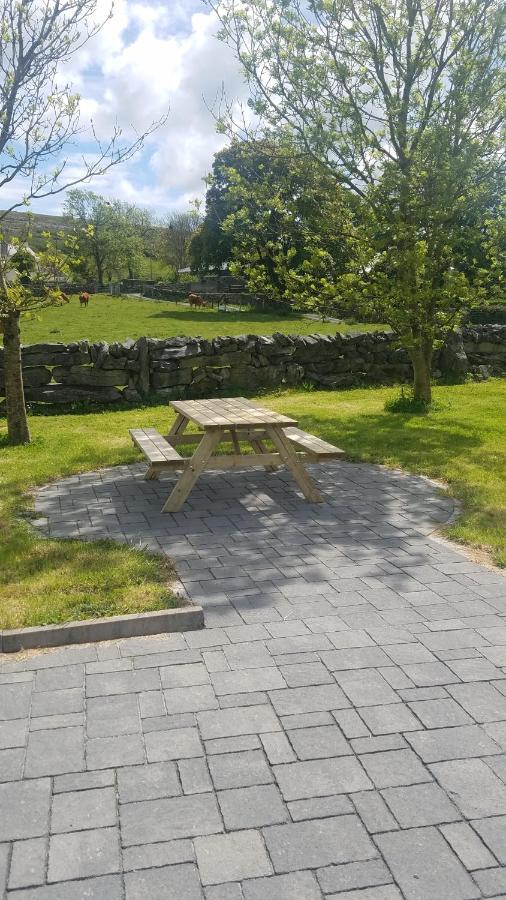 Burren Rock Farmhouse B&B Turlough  ภายนอก รูปภาพ